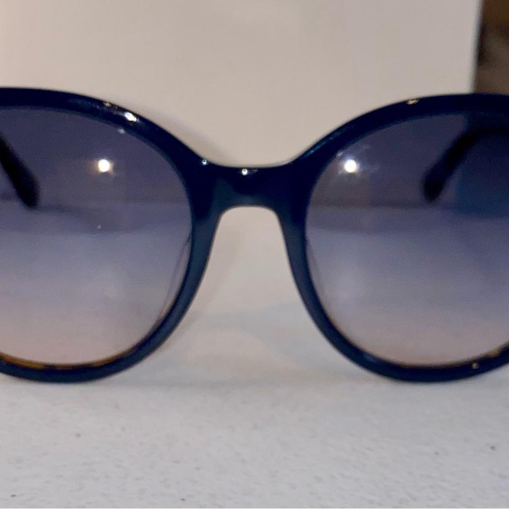 Kate Spade ♠️ Blue Sunglasses with Quilted Case - Picture 5 of 6